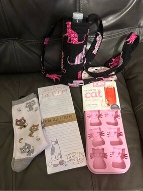 Black & Pink Cat-Print Bottle Carrier with Pink Cat Ice Tray and Cat Socks